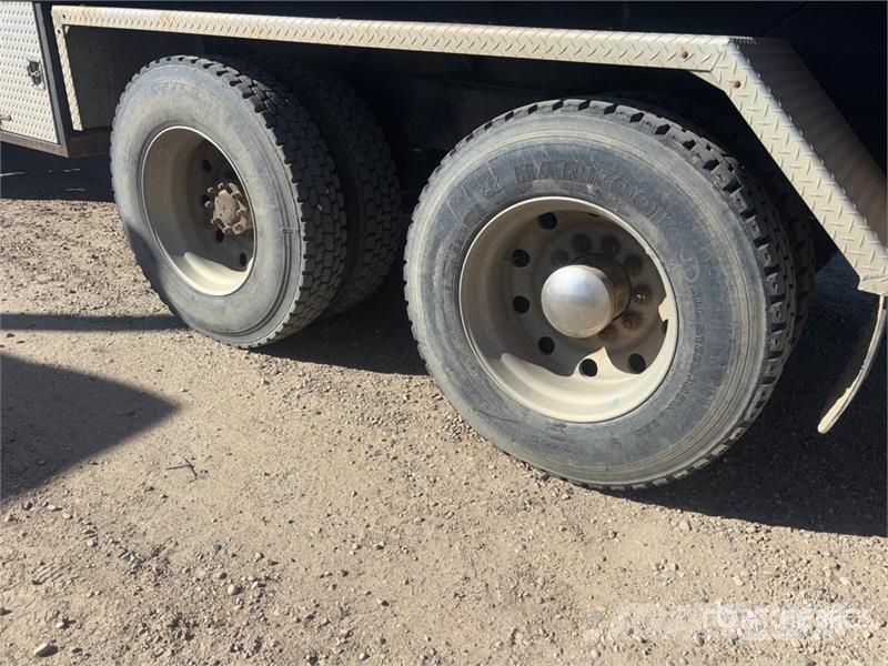 Peterbilt 357 Lastbil med kran