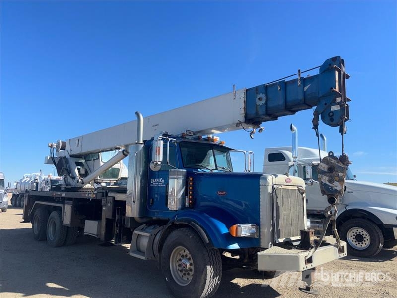 Peterbilt 357 Lastbil med kran