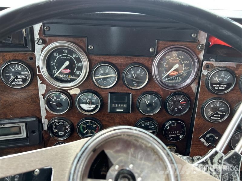 Peterbilt 357 صهاريج مياه