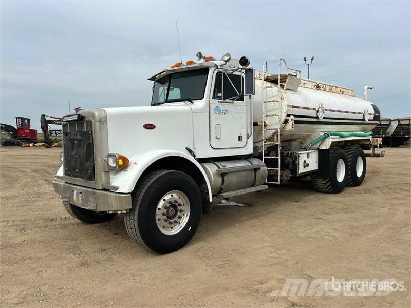 Peterbilt 357 صهاريج مياه