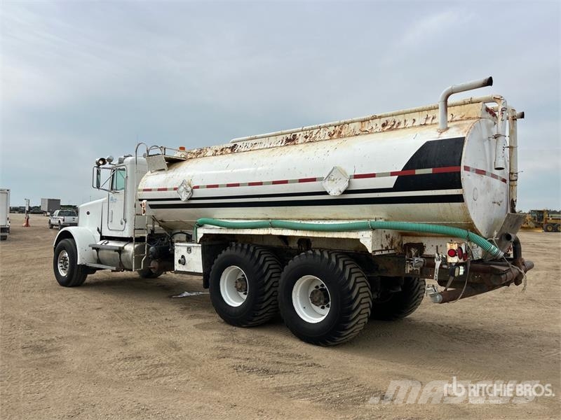 Peterbilt 357 صهاريج مياه