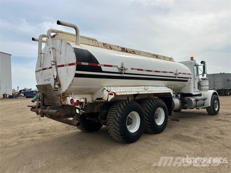 Peterbilt 357 صهاريج مياه