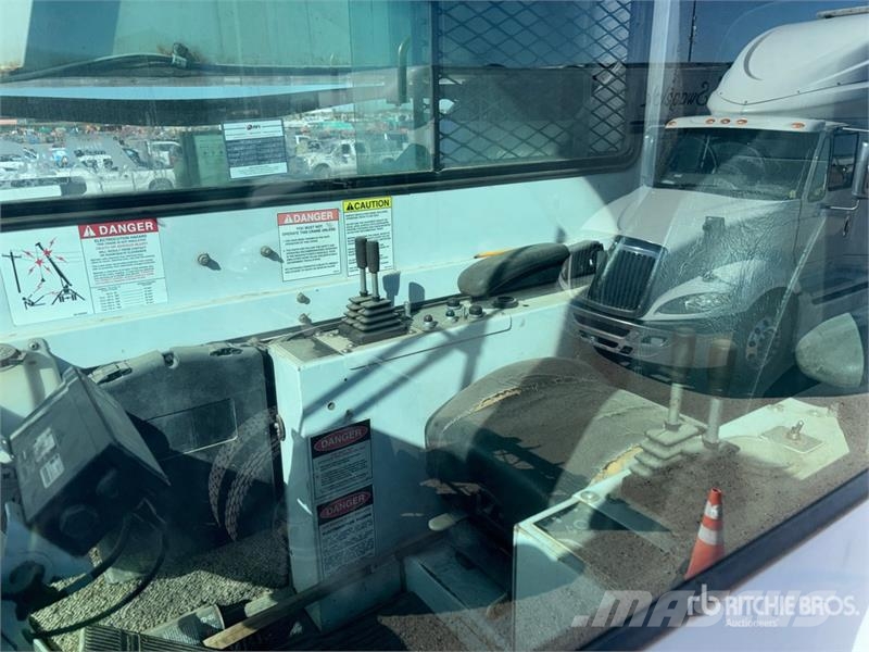 Peterbilt 357 Lastbil med kran