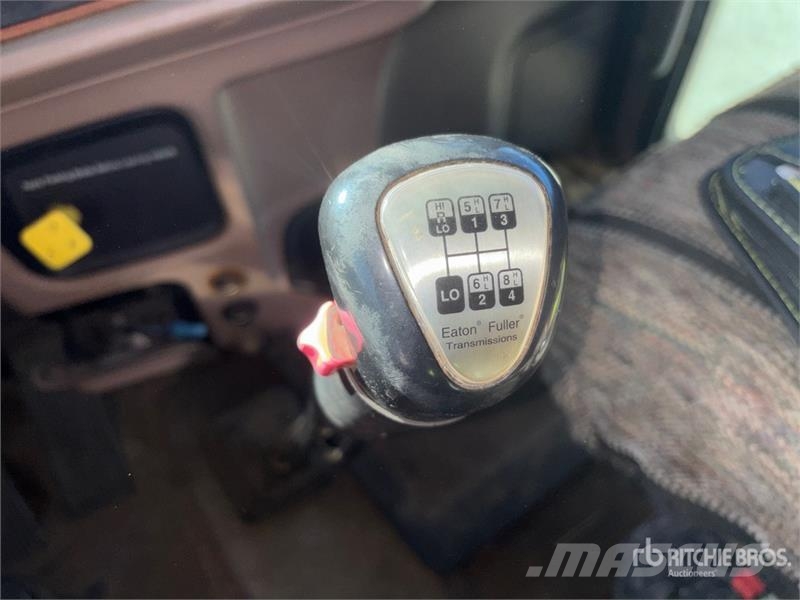 Peterbilt 357 Lastbil med kran