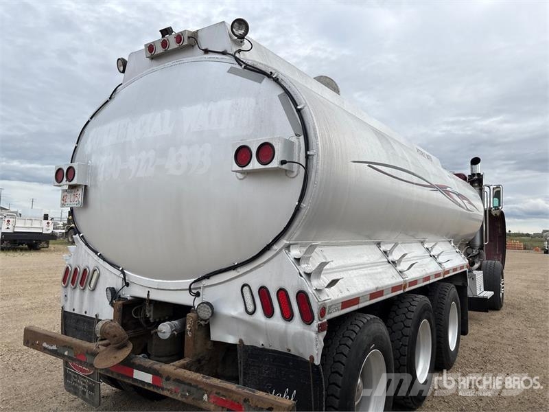 Peterbilt 365 8x6 Potable Water Truck Поливальні машини