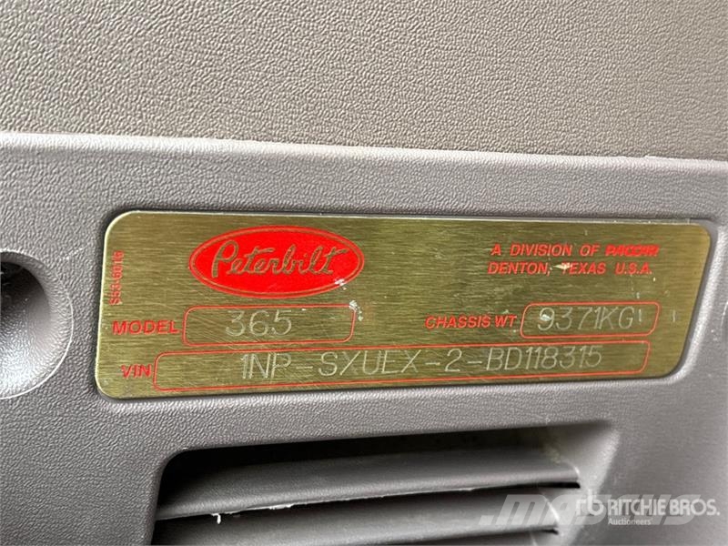 Peterbilt 365 8x6 Potable Water Truck Поливальні машини