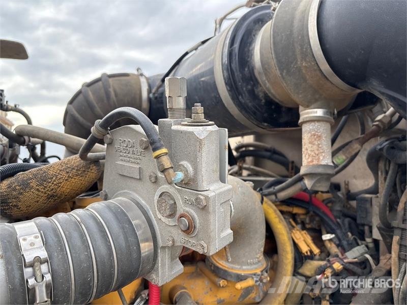 Peterbilt 365 8x6 Potable Water Truck Поливальні машини