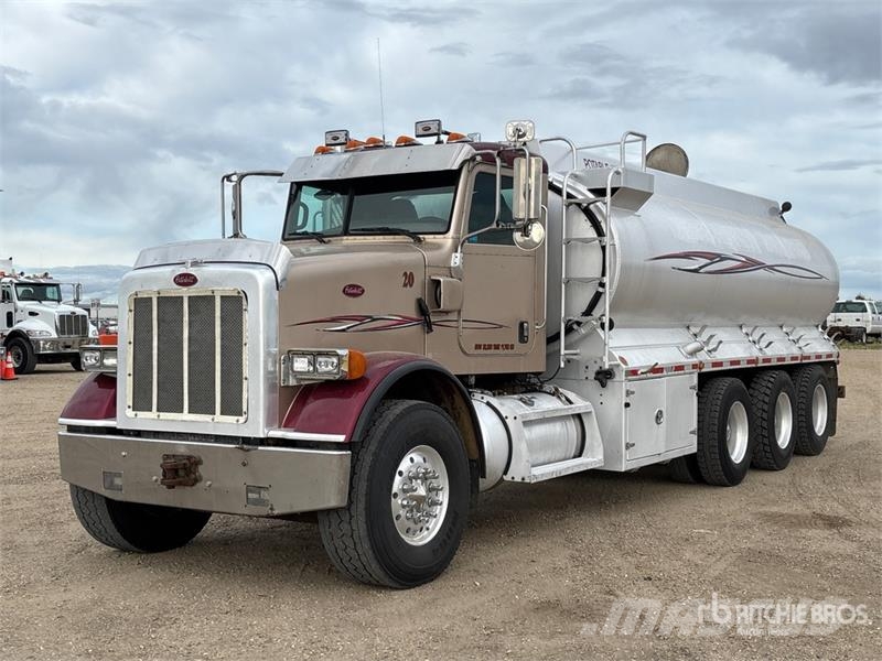 Peterbilt 365 8x6 Potable Water Truck Поливальні машини