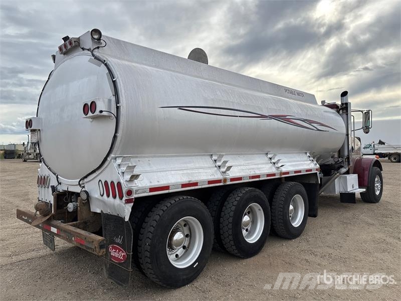 Peterbilt 365 8x6 Potable Water Truck Поливальні машини