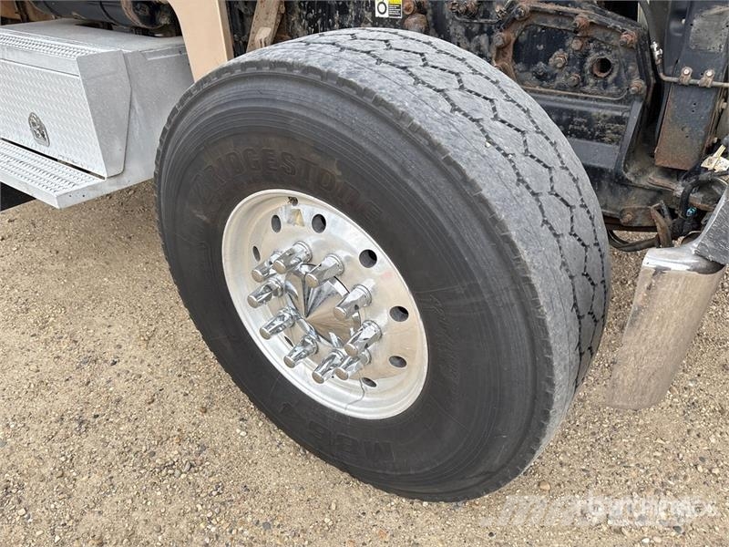 Peterbilt 365 8x6 Potable Water Truck Поливальні машини