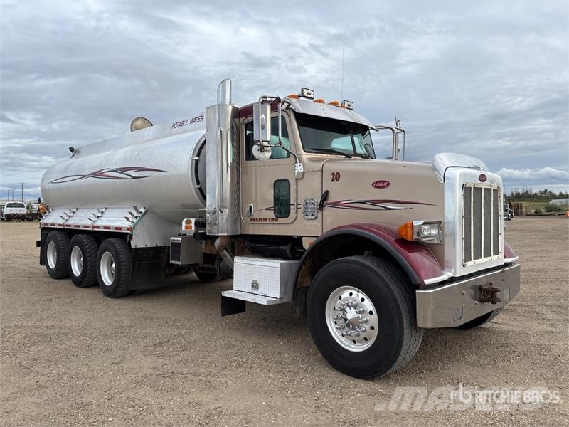 Peterbilt 365 8x6 Potable Water Truck Поливальні машини