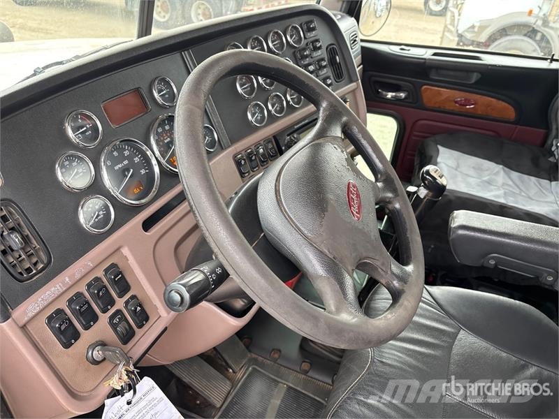 Peterbilt 365 8x6 Potable Water Truck Поливальні машини