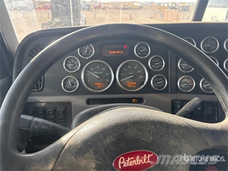 Peterbilt 367 Комби / вакуум камиони
