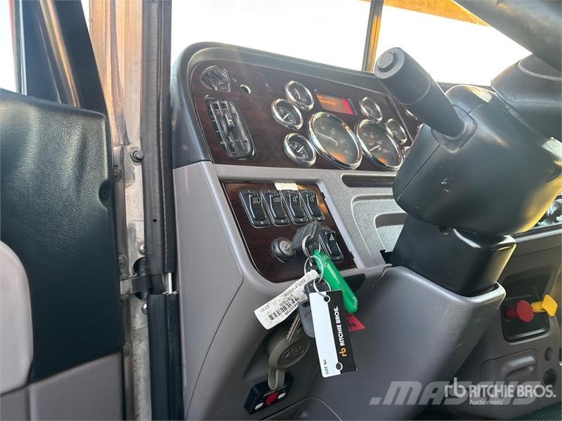 Peterbilt 367 Sadulveokid