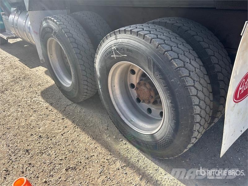 Peterbilt 367 Tipper trucks