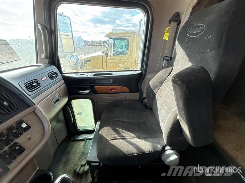 Peterbilt 367 組合/真空油槽車