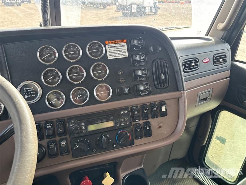 Peterbilt 367 組合/真空油槽車