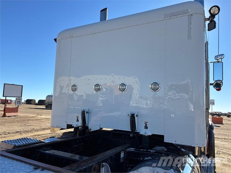 Peterbilt 367 وحدات الجر