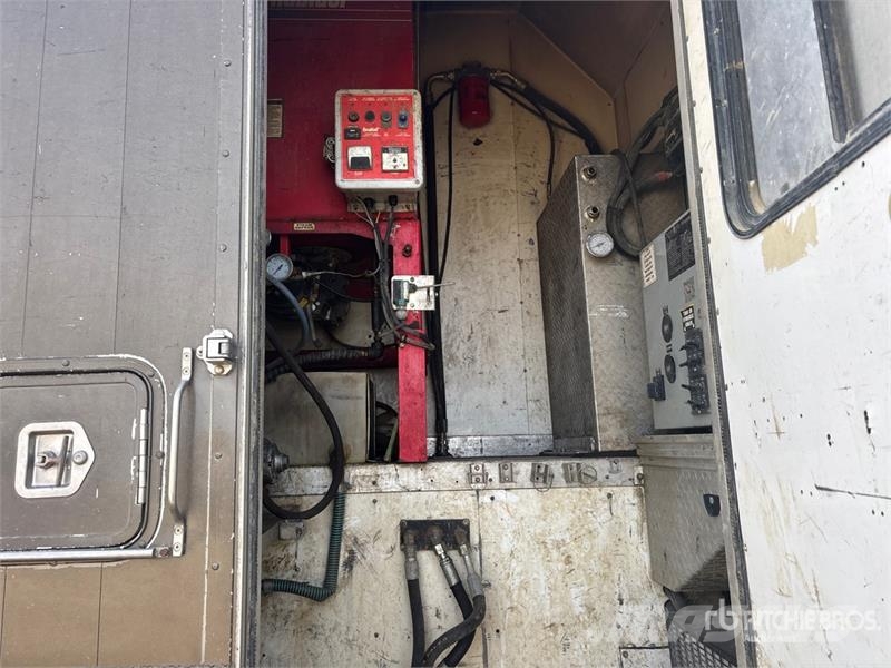 Peterbilt 367 Комби / вакуум камиони
