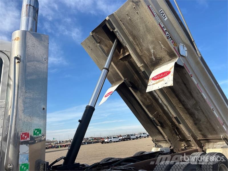 Peterbilt 367 Tipper trucks