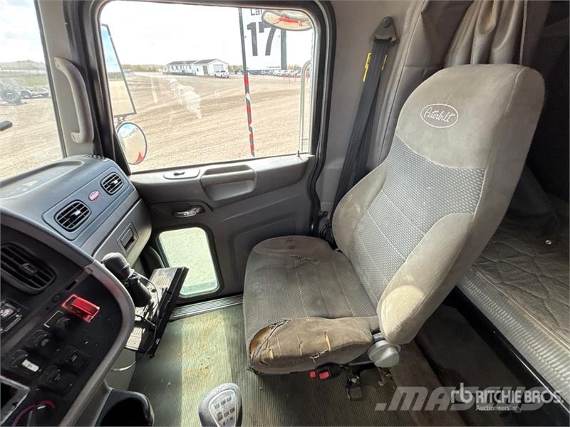 Peterbilt 367 وحدات الجر