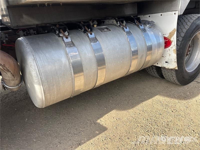 Peterbilt 367 Tipper trucks