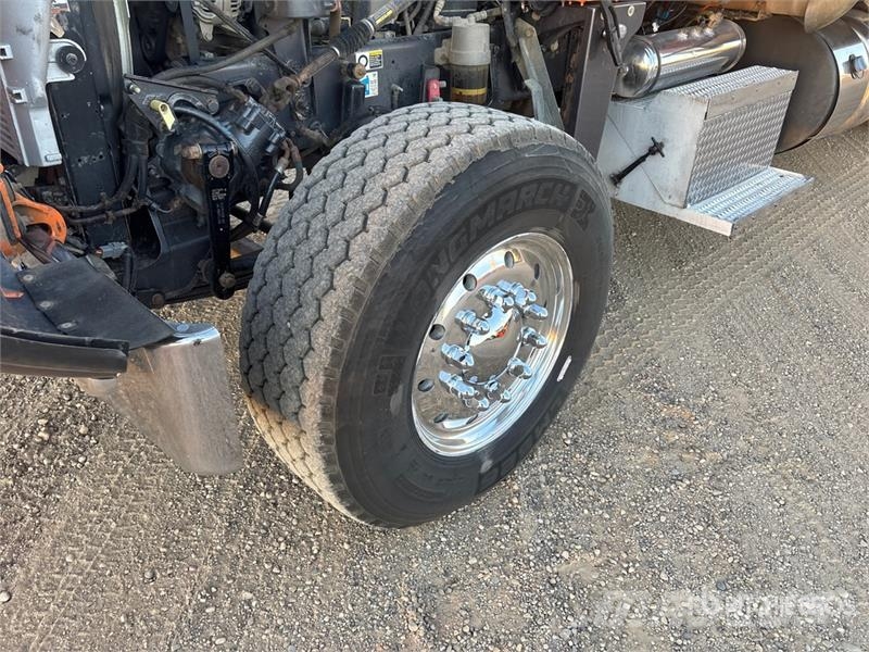 Peterbilt 367 Sadulveokid