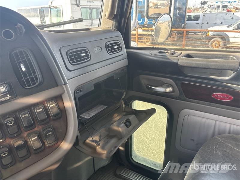 Peterbilt 367 Комби / вакуум камиони
