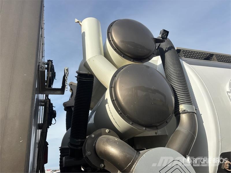 Peterbilt 367 Комби / вакуум камиони
