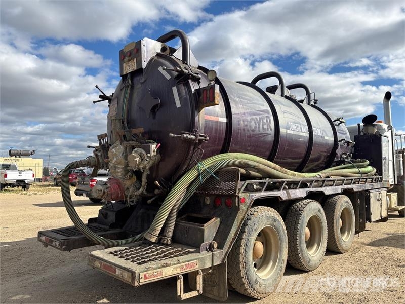 Peterbilt 367 組合/真空油槽車