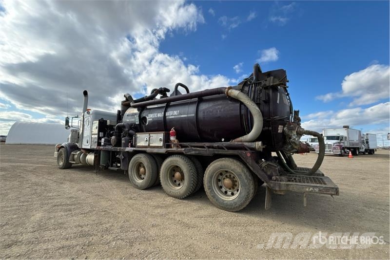 Peterbilt 367 組合/真空油槽車