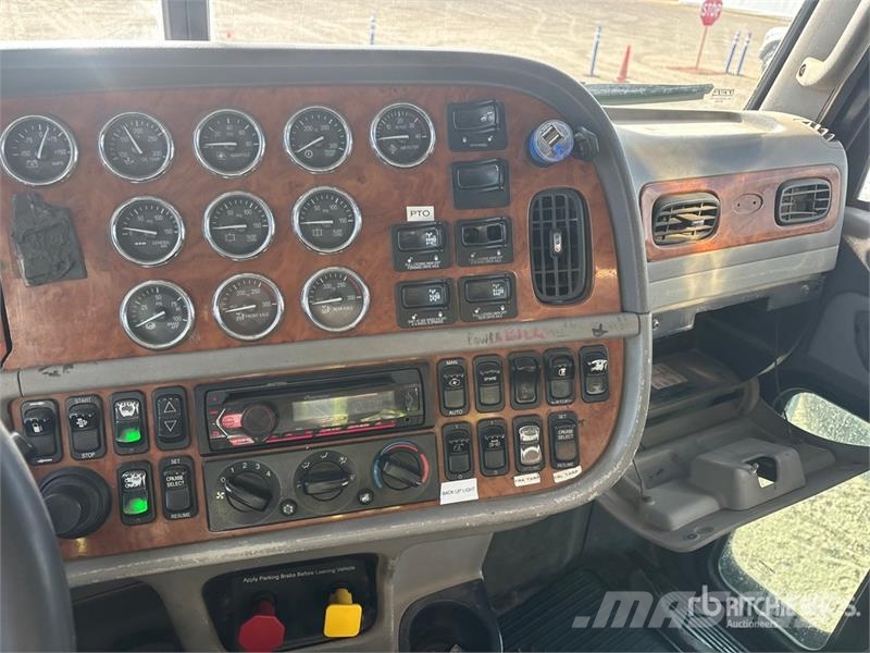 Peterbilt 367 Tipper trucks