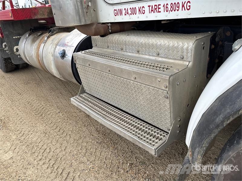 Peterbilt 367 6x4 Cab and Chassis Cabine en interieur