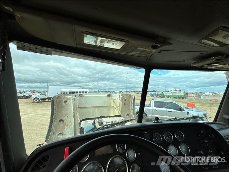 Peterbilt 367 6x4 Cab and Chassis Cabine en interieur