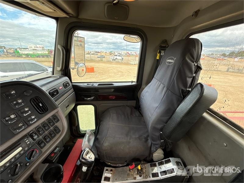 Peterbilt 367 6x4 Cab and Chassis Cabine en interieur