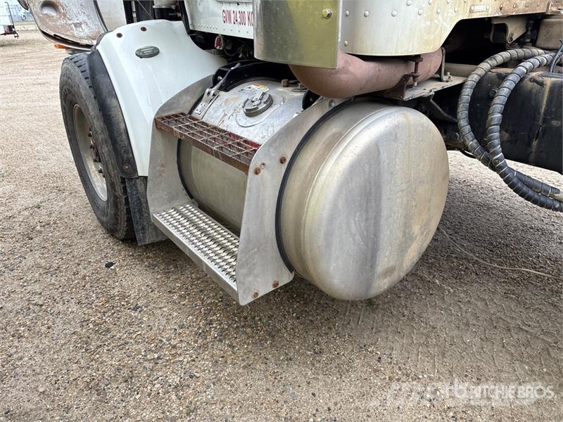 Peterbilt 367 6x4 Cab and Chassis Cabine en interieur