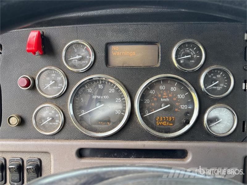 Peterbilt 367 6x4 Cab and Chassis Cabine en interieur