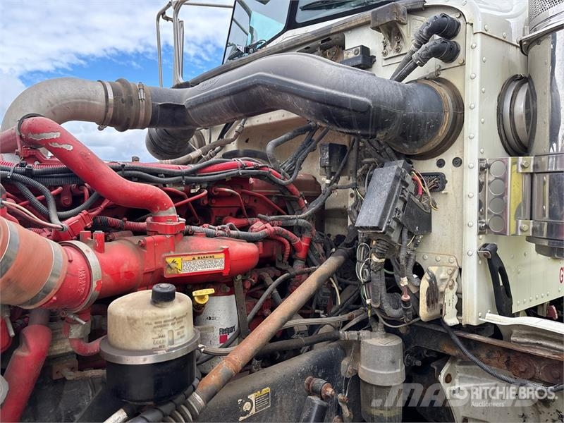 Peterbilt 367 6x4 Cab and Chassis Cabine en interieur