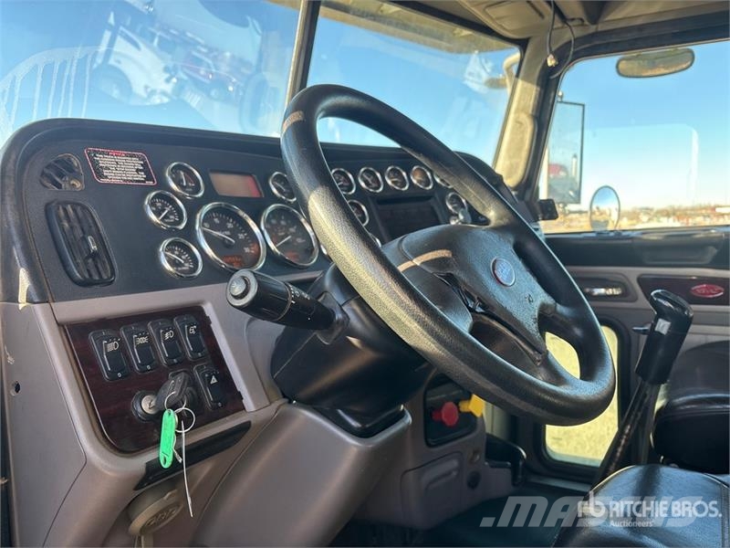 Peterbilt 367 6x4 Sleeper Winch Truck Евакуатори