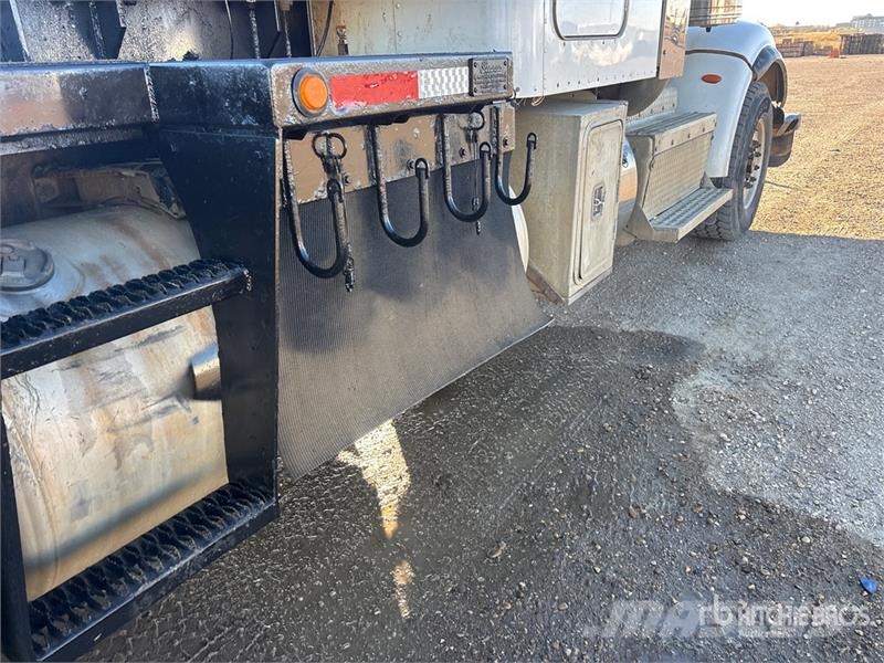 Peterbilt 367 6x4 Sleeper Winch Truck Евакуатори