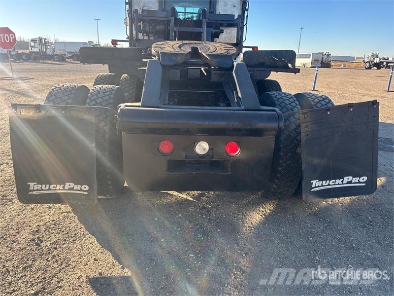 Peterbilt 367 6x4 Sleeper Winch Truck Евакуатори