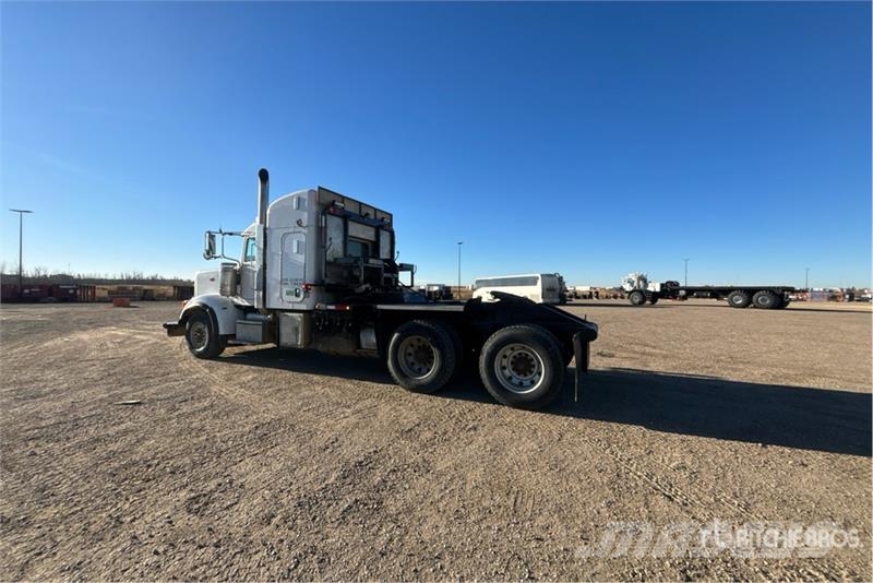 Peterbilt 367 6x4 Sleeper Winch Truck Евакуатори