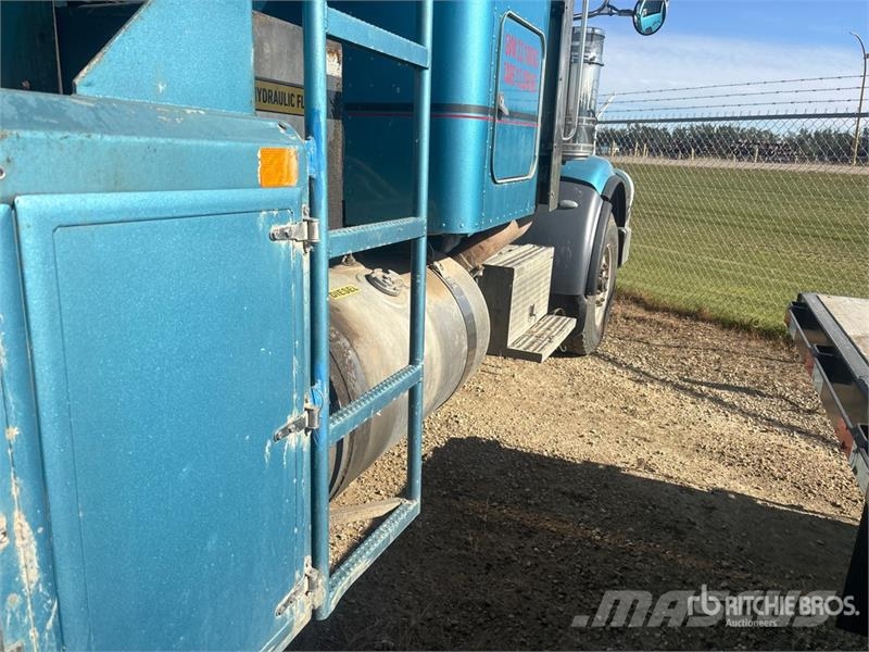 Peterbilt 367 8x6 Sleeper Water Truck (Inoperable) Wassertanker