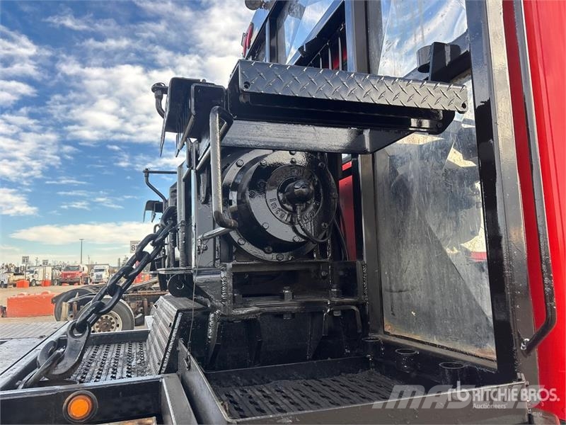 Peterbilt 367 8x6 Sleeper Winch Truck Evakuators ar manipulatoru