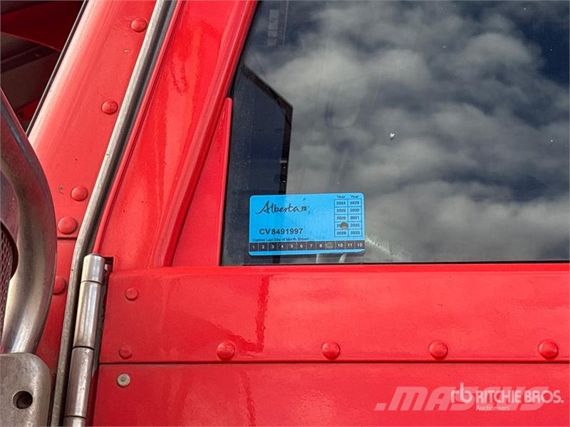 Peterbilt 367 8x6 Sleeper Winch Truck Evakuators ar manipulatoru