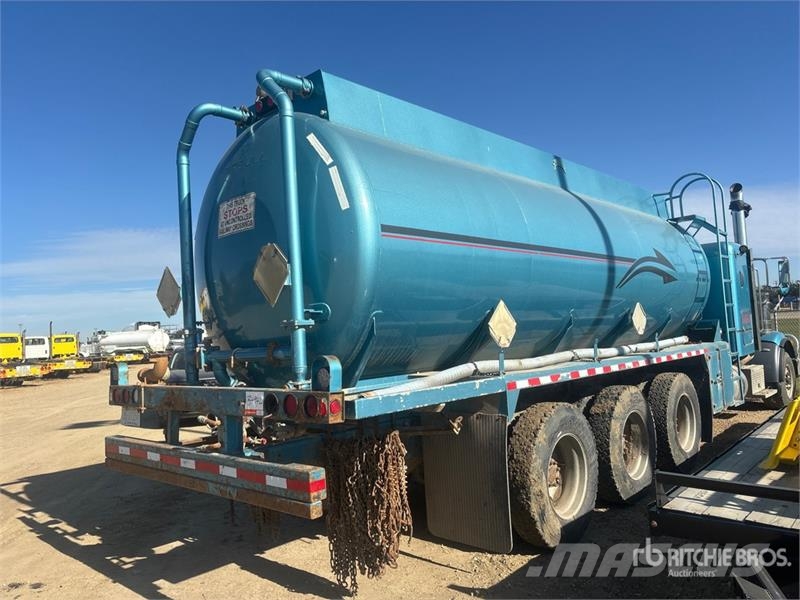 Peterbilt 367 8x6 Sleeper Water Truck (Inoperable) Wassertanker