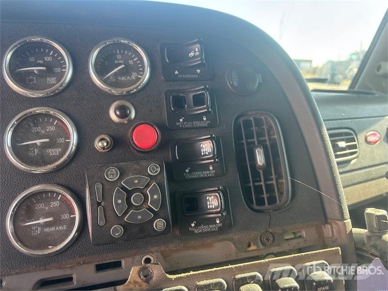 Peterbilt 367 8x6 Sleeper Water Truck (Inoperable) Wassertanker