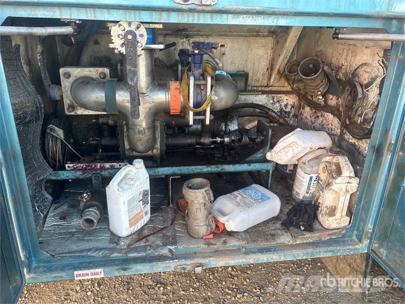 Peterbilt 367 8x6 Sleeper Water Truck (Inoperable) Wassertanker