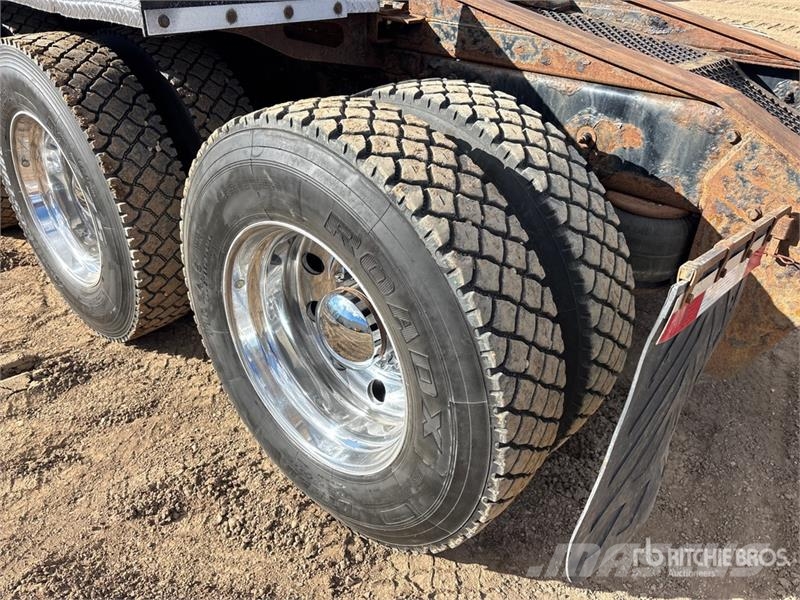 Peterbilt 367 8x6 Sleeper Winch Truck Vehículos de reciclaje
