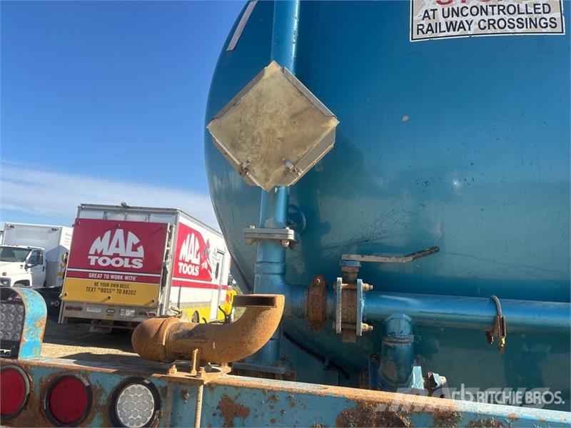 Peterbilt 367 8x6 Sleeper Water Truck (Inoperable) Wassertanker